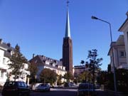 Strassen tarafında bir kilise.
